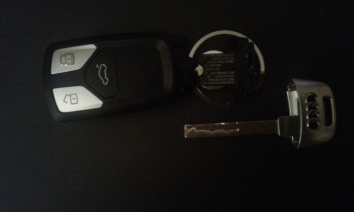 Audi A4 (b9)(9.5) A5, A6, A7, Q5, Q7, TT Smart Key, Porsche, Bentley 2016 2017 2018 2019 2020 2021