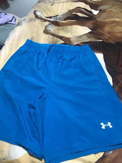 Mens under armour shorts size M