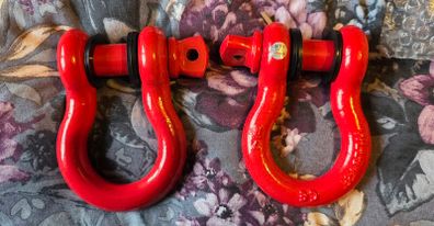 2 brand new Red Shackles