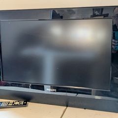 Flat TV and Full-Motion Wall Mount