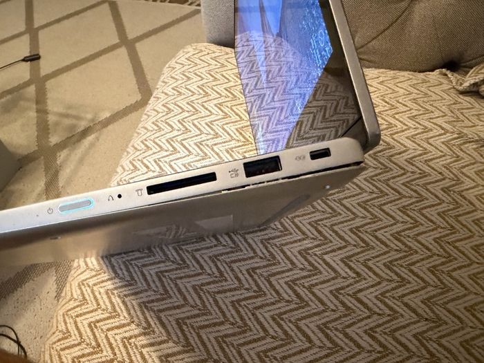 Lenovo Yoga 520 Touchscreen | 128GB SSD NVMe | 4GB Ram