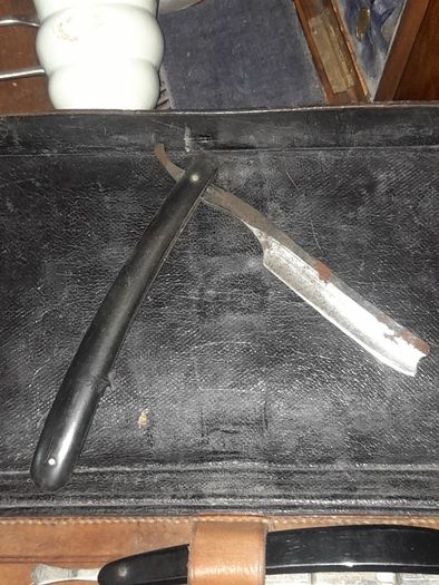 Rare 3 Antique Barber Cut Throat Razors in Case with 3 Razors, Postage Available on all my Items or Collection