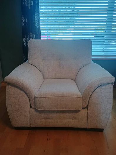 3-seater sofa and 2 matching armchairs, cream fabric