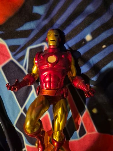 Marvel Gallery Comic Classic Iron Man Statue