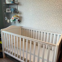 White babylo cot frame 140cm wide