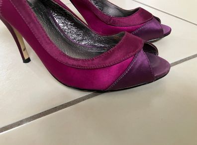 Open toe pink/purple shoes