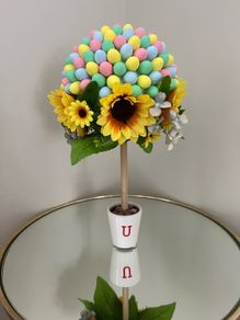 Easter table center piece, flower arrangement