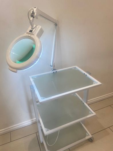 Beauty trolley and Lamp