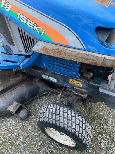 Iseki sgr19 48'deck high tip  these retail normally around 5/6k needs a bit of a tidy front plastic on lights need replacing deck good running well no Timewasters