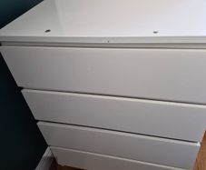 Free 4 drawer white unit