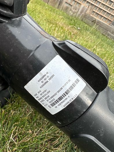 Petrol leaf blower (McColloch GBV345)