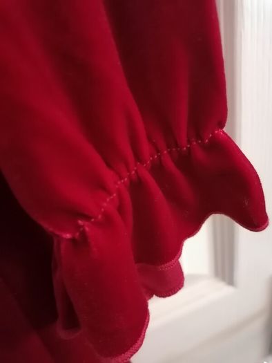 Red velvet dress, New, age 7-8