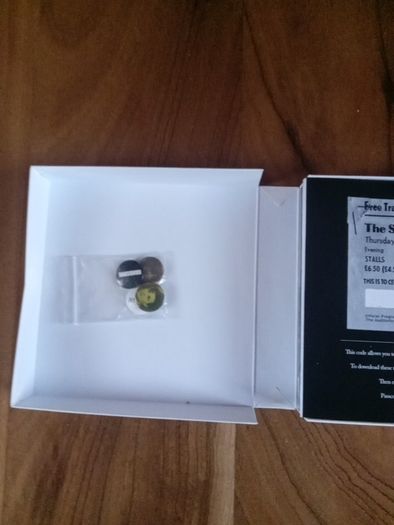 The Smiths 7" in total 12,the first 10 7" vinyl singles in original picture bags plus 2 exclusive 7" rarities badges and poster numbered limited edition plus rare 7" morrissey you have kilked me