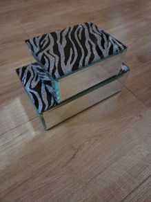 Jewelry Storage, display mint condition