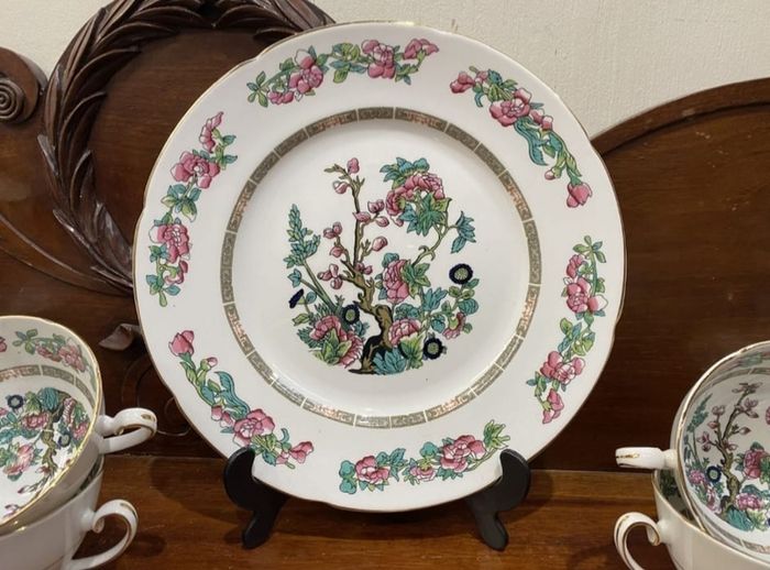 Beautiful Royal Grafton Antique Porcelain