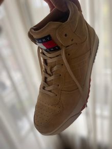 Tommy Hilfiger Trainers (Tan) - 6 &1/2 UK