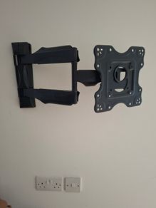 Tv bracket