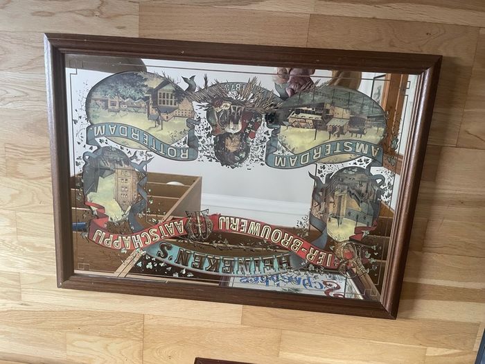 pub mirror