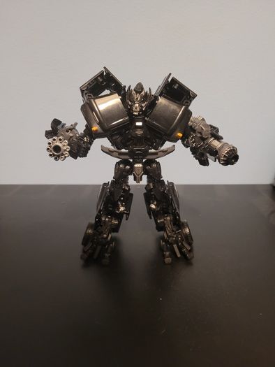 Studio series 14 Ironhide