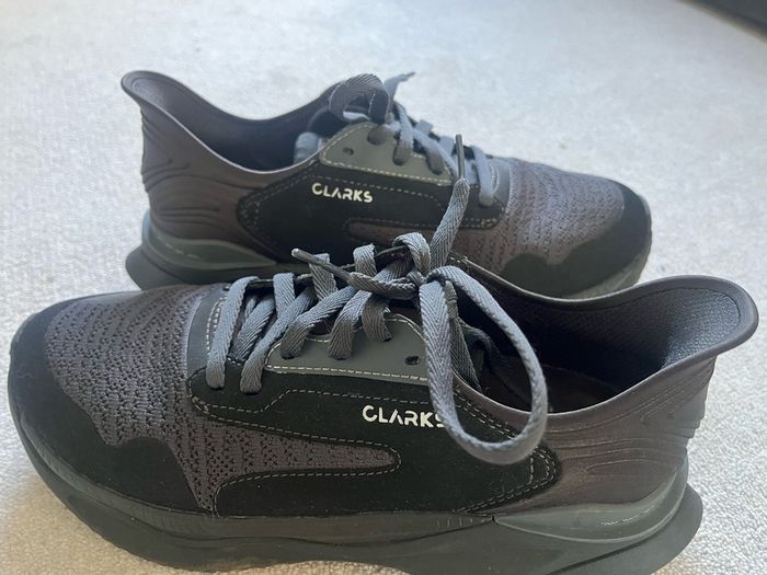 Clarks Women's Pace Walking Shoe/Trainers