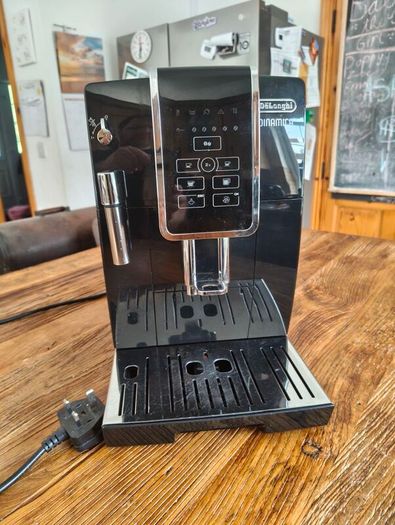 DeLonghi Dinamica coffee machine