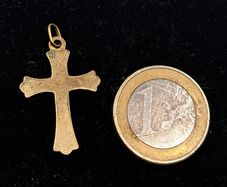 Vintage 9 ct  yellow gold pendant