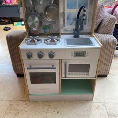 Play kitchen
