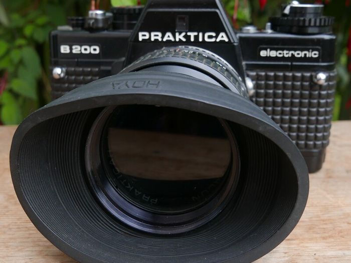 RARE Praktica B200 35mm Film SLR Camera HOIA 49mm Lens ( works well)