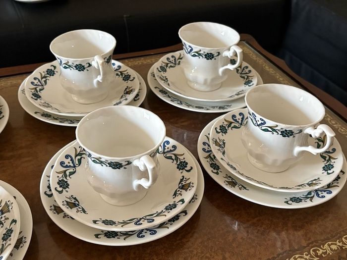 Vintage x22 pieces Tea set