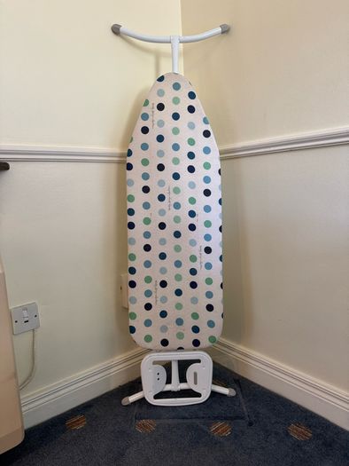 Ironing board + Iron