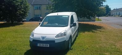 Peugeot partner 1.6 hdi no doe tax July 26 3 seater