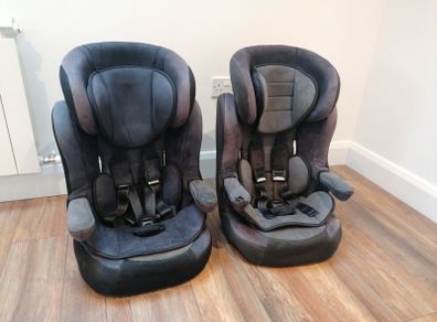 2 x car seats