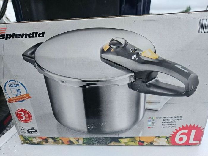 pressure cooker NEW