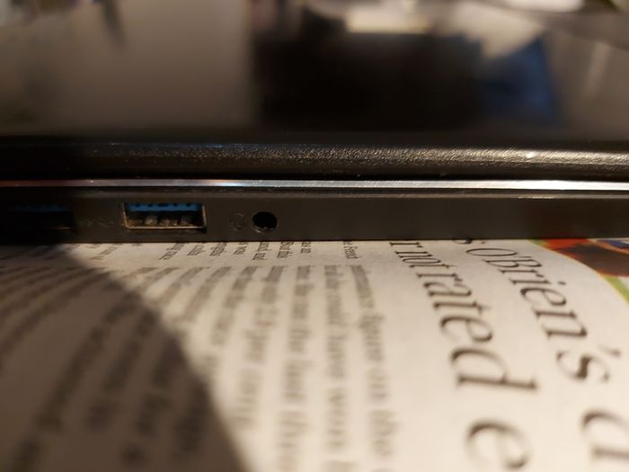 Acer Aspire R14, in excellent cosmetic condition, for parts or repair, No SSD or RAM, everything else is good