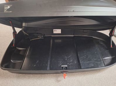 Roof box