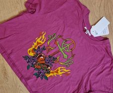 NEW Tshirt - S