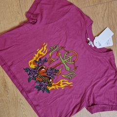 NEW Tshirt - S