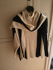 Jumper /Detachable scarf