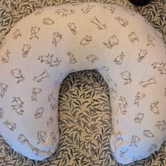 Breastfeeding pillow