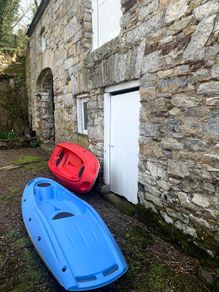 BIC Ouaossu Kayaks x1 with paddle & 2 life jackets