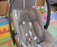 Cybex Cloud T i-Size car seat (with optional Joolz Day 2 buggie adapters)