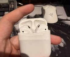 Apple AirPods 1st Gen