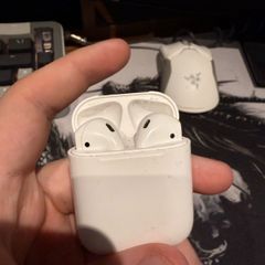 Apple AirPods 1st Gen