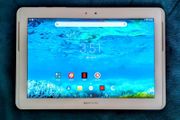 Selling a white Samsung Galaxy Tab tablet, Android 7,  in excellent condition.