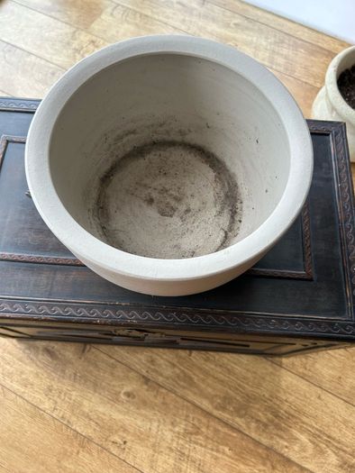 Clay pot colour cream