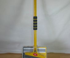Workzone Long Handled Scraper Heavy Duty Stripping Tool Includes 5 Spare Blades