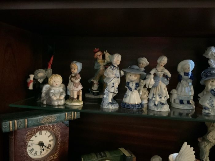 Clock, figures, Display Cabinet