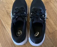 ASICS GelCumulus 28 trainer perfect condition