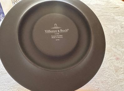 Four Villeroy and Boch porcelain Coffee cups and saucers