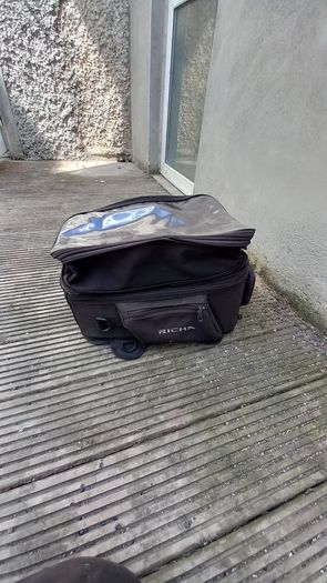 Richa touring magnetic tank bag